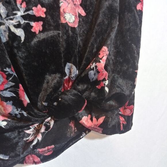 LUSH Black Velvet Floral Crop Tank Top Twist Front Camisole Dark  Size XS - Picture 6 of 7